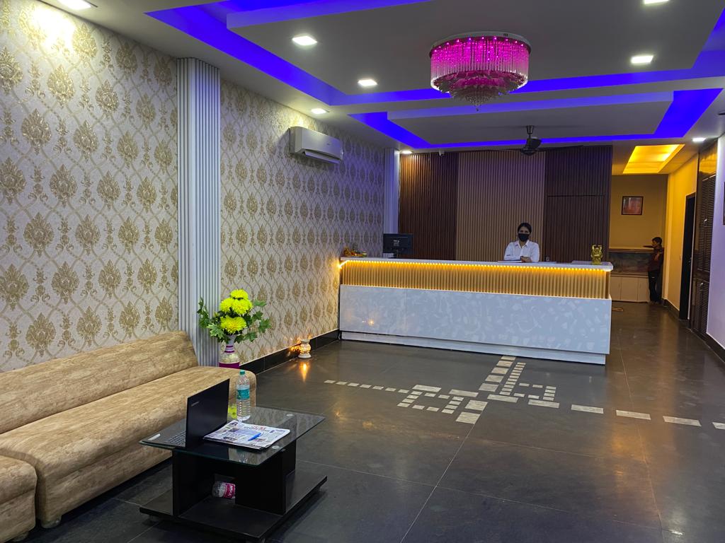 Delhi airport plaza reception